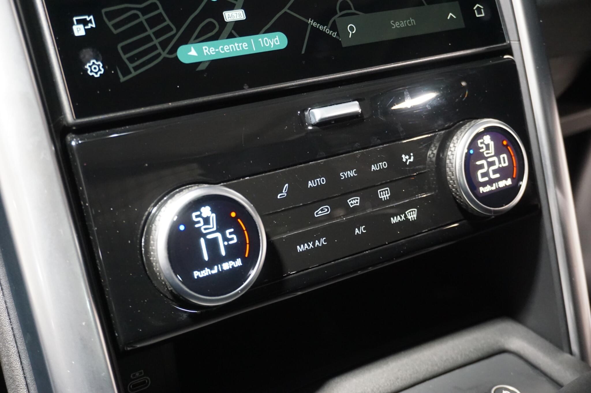 Land Rover Discovery 3.0 D300 MHEV SE SUV 5dr Diesel Auto 4WD Euro 6 (s/s) (300 ps)